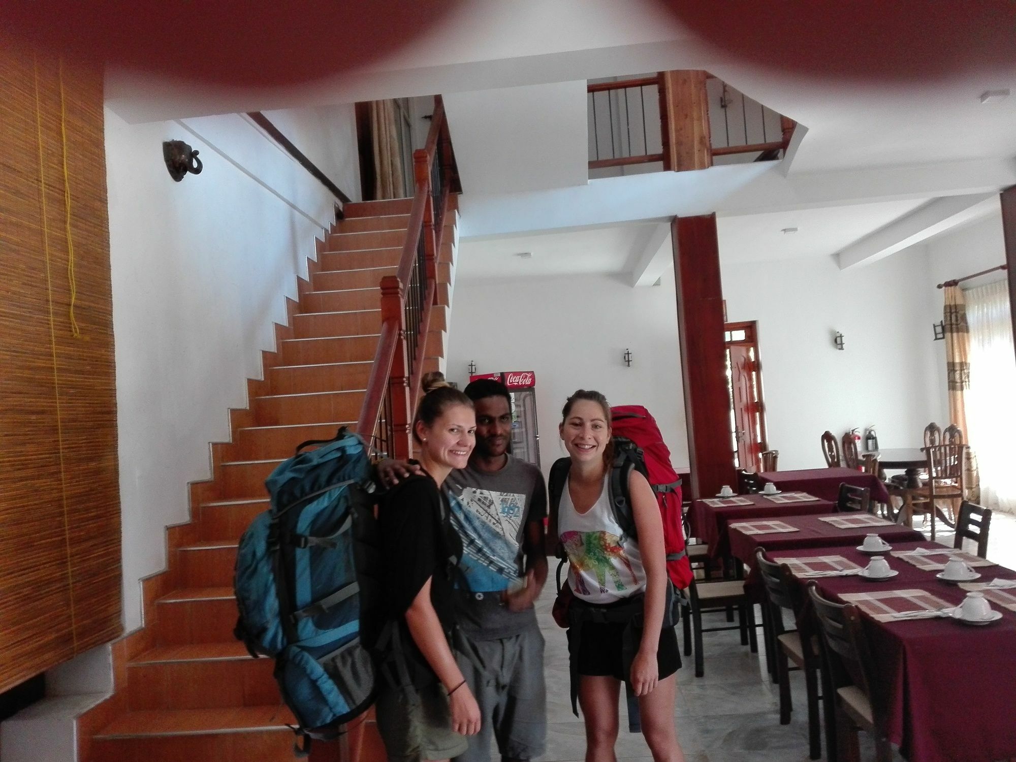 Shadow Inn Ella Luaran gambar